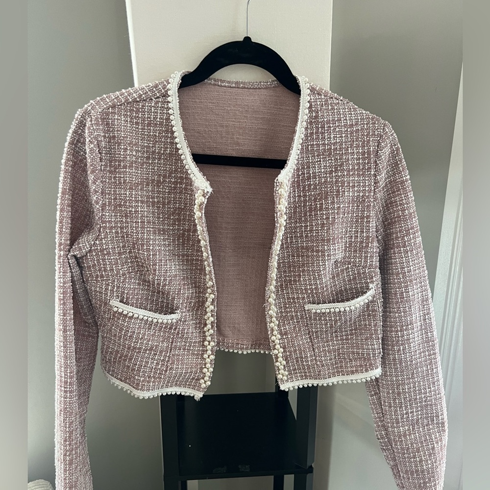 Cropped blazer and tube dress
Tweed